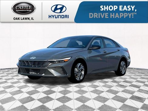 Used 2025 Hyundai Elantra SEL FWD image 1