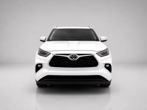 Used 2022 Toyota Highlander XLE FWD image 8