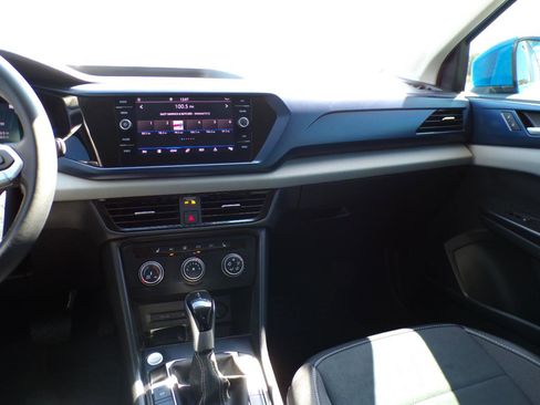 Used 2022 Volkswagen Taos SE image 11