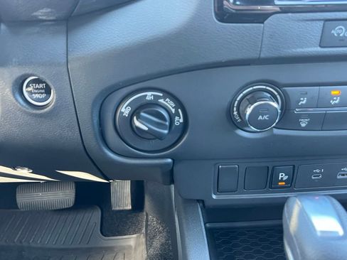 Used 2024 Nissan Frontier SV w/ Technology Package AWD/4WD image 34