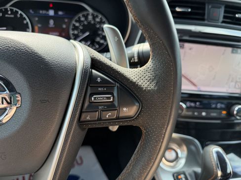 Used 2022 Nissan Maxima SR w/ Sport Mat Group FWD image 12