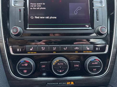 Used 2018 Volkswagen Passat 2.0T SE image 49