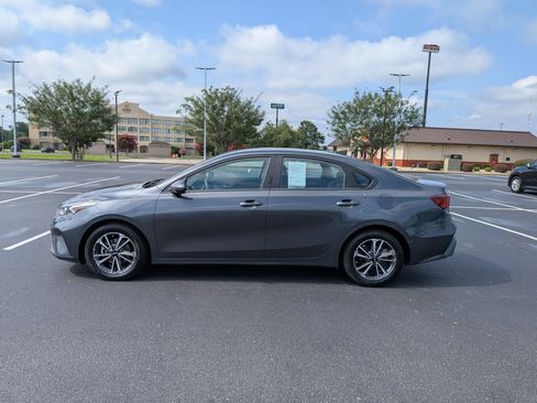 Used 2024 Kia Forte LXS FWD image 6