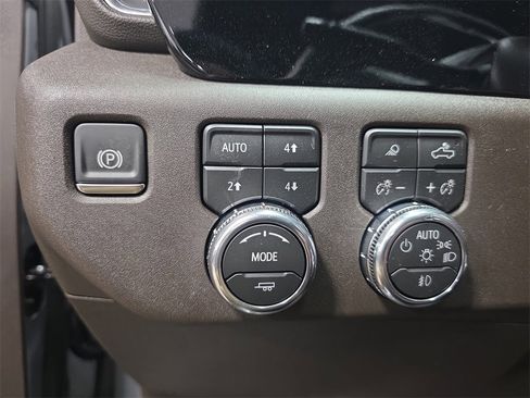 New 2026 GMC Sierra 2500 SLT w/ SLT Premium Package image 25