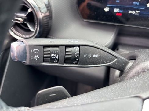 Used 2025 Chevrolet Equinox LT w/ Convenience Package II image 19