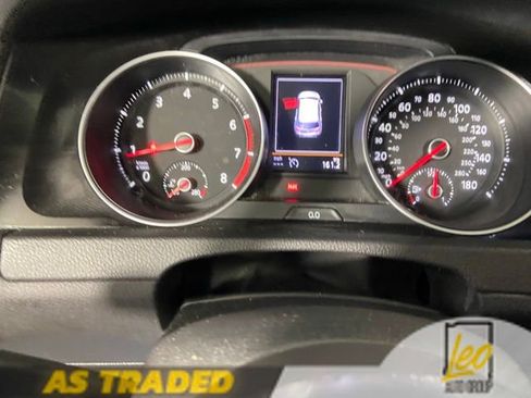 Used 2015 Volkswagen Golf 4-Door FWD image 21