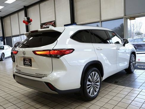 Used 2021 Toyota Highlander Platinum image 19