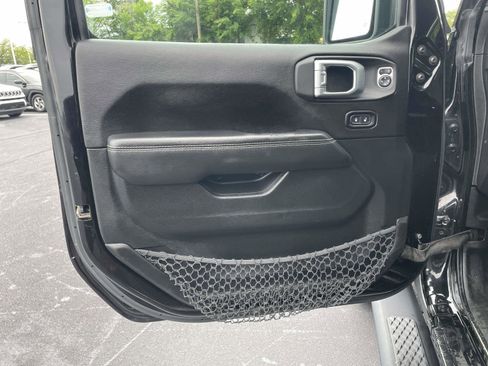 Used 2020 Jeep Gladiator Overland AWD/4WD image 14
