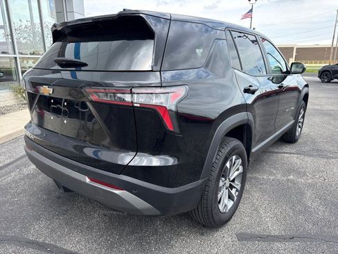 Used 2025 Chevrolet Equinox LT AWD/4WD image 3