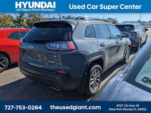 Used 2022 Jeep Cherokee Latitude Lux FWD image 2
