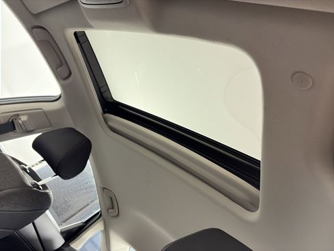 Used 2023 Honda Accord EX image 16