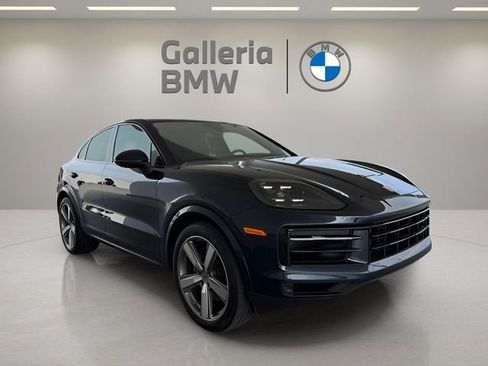 Used 2024 Porsche Cayenne Coupe AWD/4WD image 4