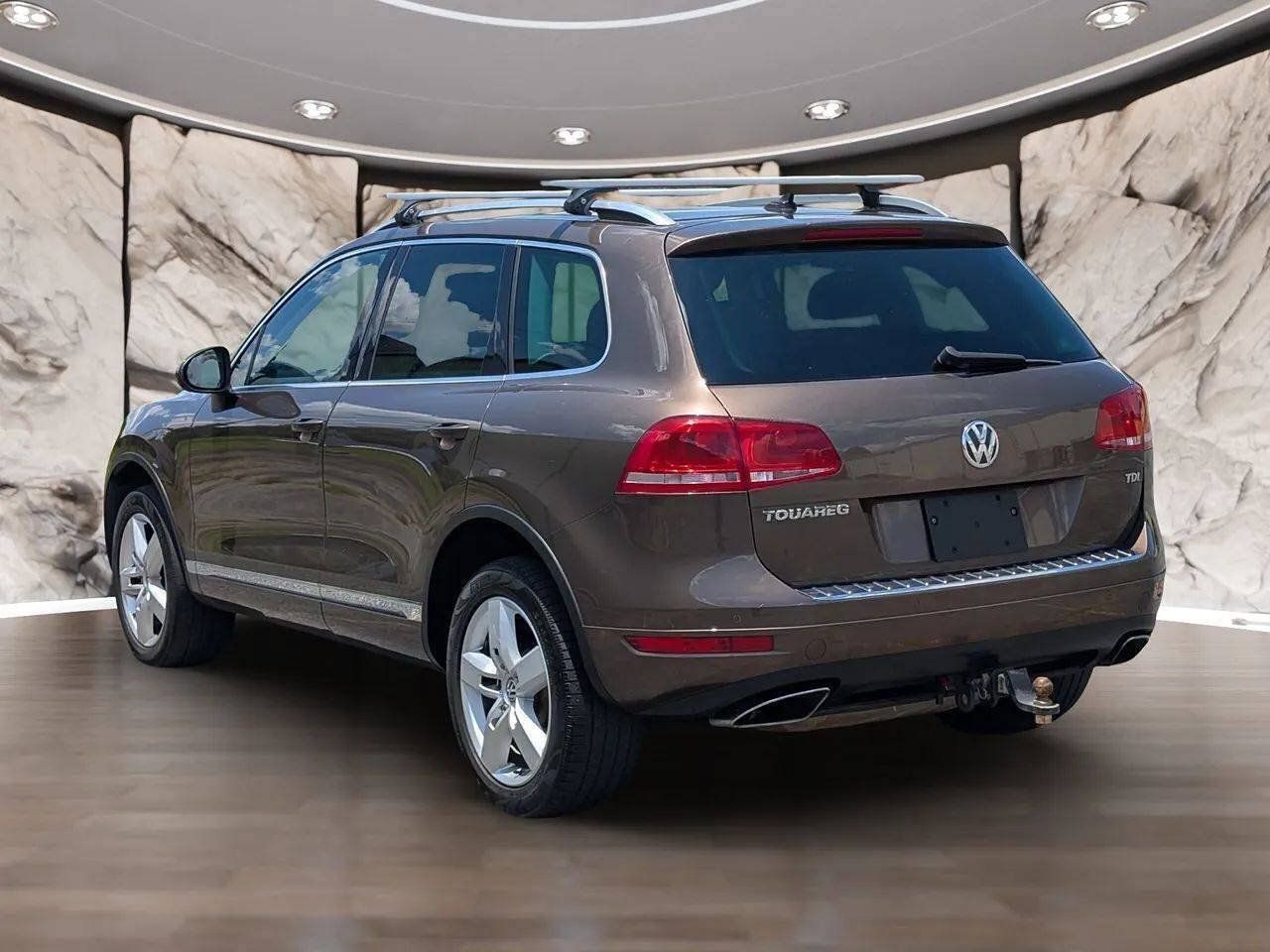 Used 2011 Volkswagen Touareg TDI AWD/4WD image 6