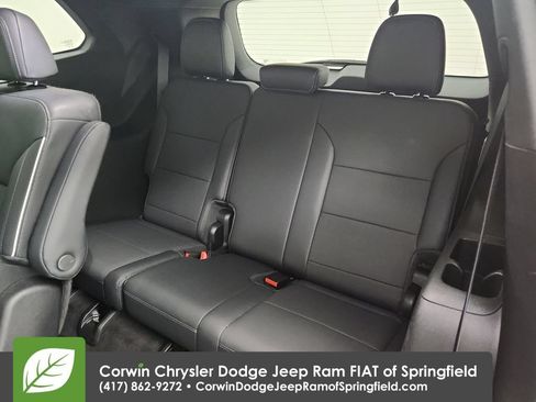 Used 2025 Buick Enclave Preferred FWD image 30