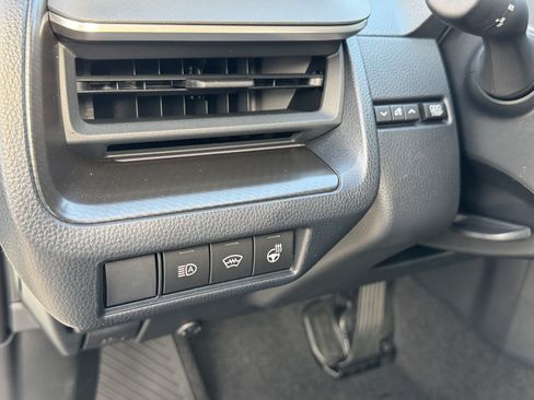New 2026 Toyota Prius Plug-In Hybrid FWD image 17