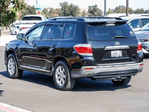 Used 2012 Toyota Highlander SE w/ Tow Pkg AWD/4WD image 2