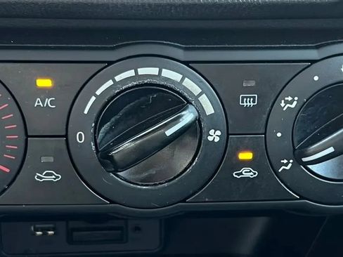 Used 2017 MAZDA MAZDA3 Sport FWD image 29