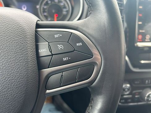 Used 2019 Jeep Cherokee Limited w/ Trailer Tow Group image 19