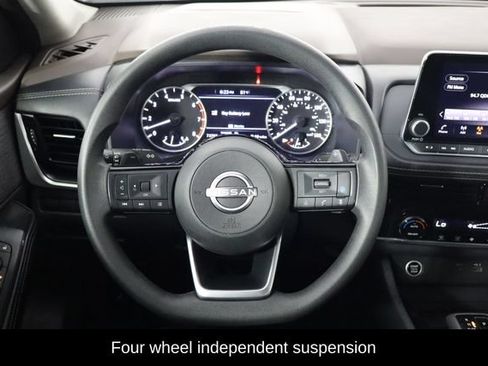 Used 2023 Nissan Rogue SV FWD image 7