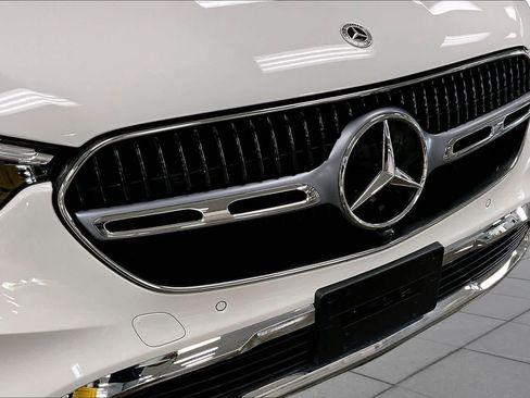 Used 2026 Mercedes-Benz GLC 300 4MATIC image 32