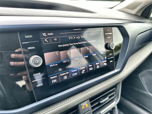 Used 2024 Volkswagen Taos SE image 20