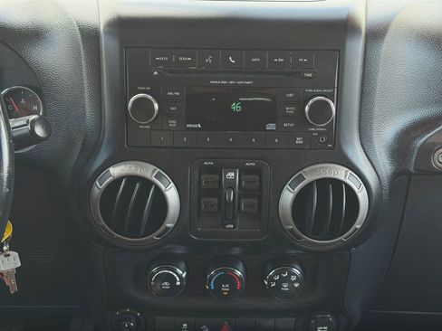 Used 2012 Jeep Wrangler Unlimited Sport AWD/4WD image 13