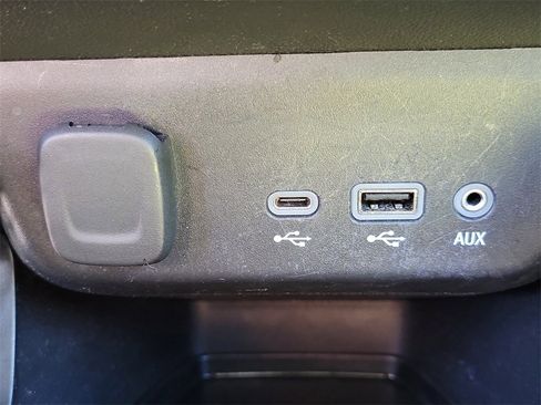 Used 2021 Chevrolet TrailBlazer LT w/ Convenience Package image 24