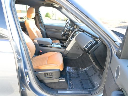 Used 2019 Land Rover Discovery HSE image 54