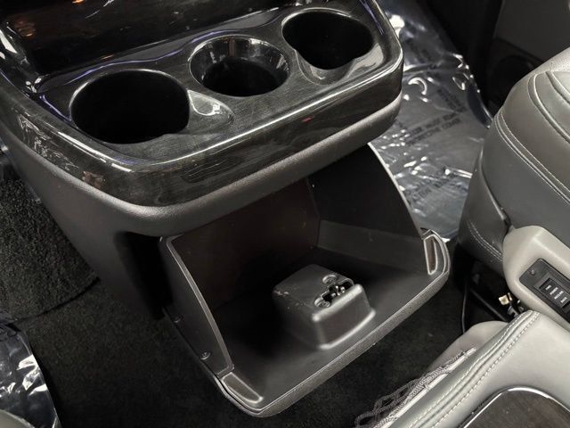 Used 2022 Chevrolet Express 2500 Extended w/ Enhanced Convenience Package RWD image 34