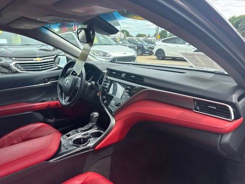 Used 2018 Toyota Camry XSE FWD image 20