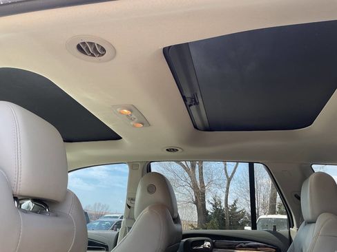 Used 2017 Buick Enclave Leather w/ Enclave Sport Touring Edition image 17