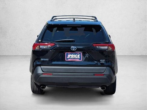 Used 2022 Toyota RAV4 XLE w/ Convenience Package AWD/4WD image 7