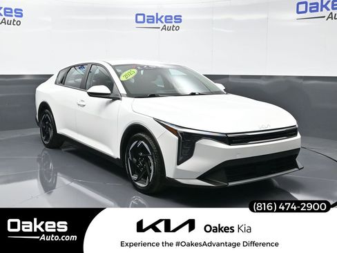 Certified 2025 Kia K4 EX image 1