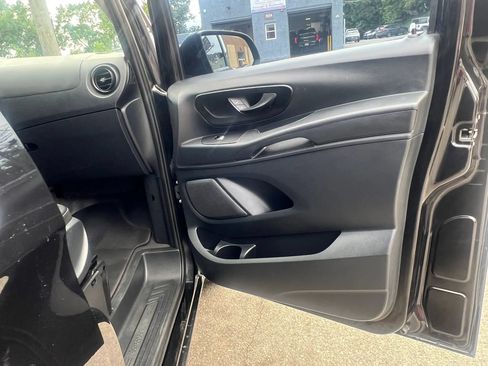 Used 2017 Mercedes-Benz Metris Passenger w/ Comfort Package image 29