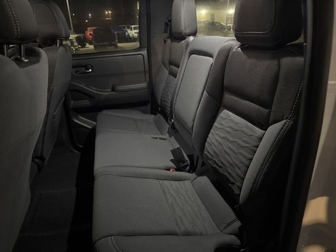 Used 2023 Nissan Frontier SV w/ Midnight Edition Package image 5