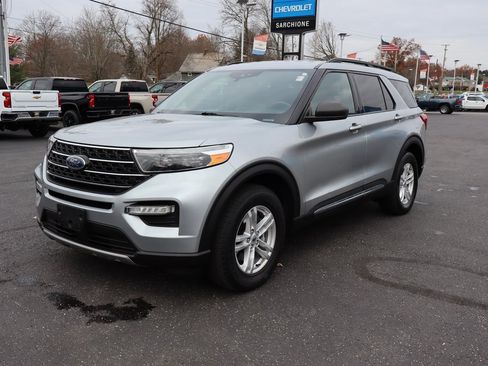 Used 2020 Ford Explorer XLT w/ Equipment Group 202A image 35