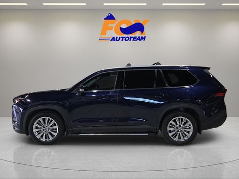 Certified 2025 Toyota Grand Highlander AWD image 2