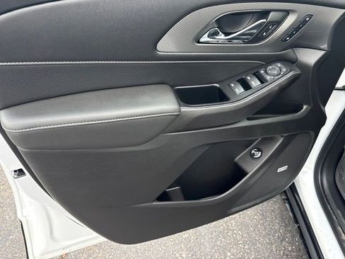 Used 2023 Chevrolet Traverse Premier w/ Redline Edition image 11