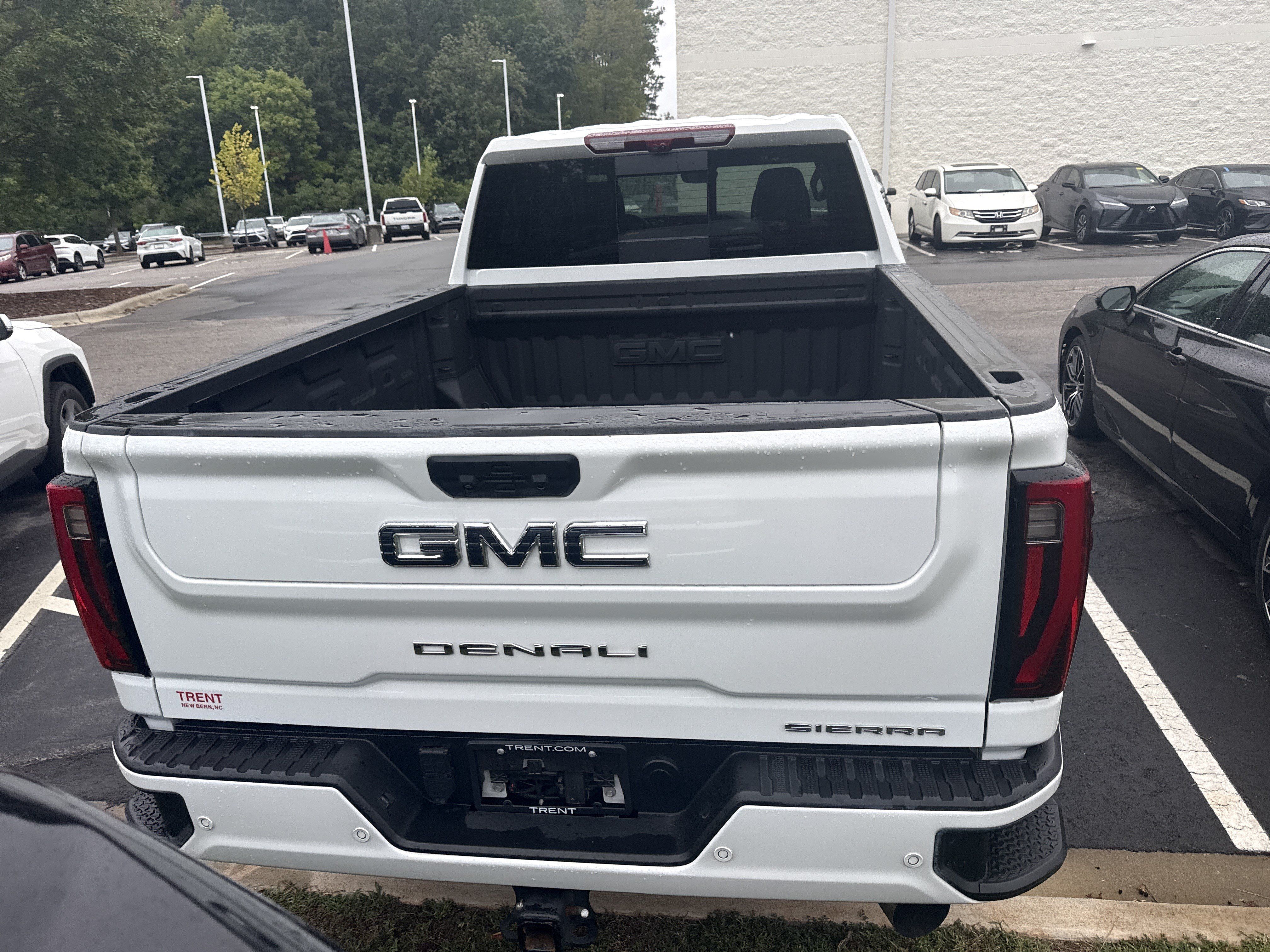 Used 2026 GMC Sierra 2500 Denali Ultimate AWD/4WD image 8