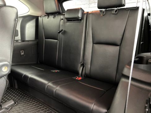 Used 2021 Toyota Highlander XLE image 17