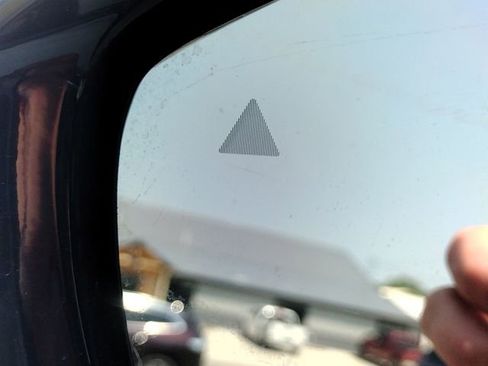 Used 2024 Chrysler Pacifica Touring-L image 46