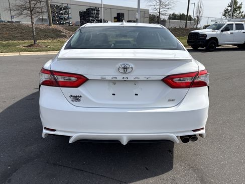 Used 2020 Toyota Camry SE image 8