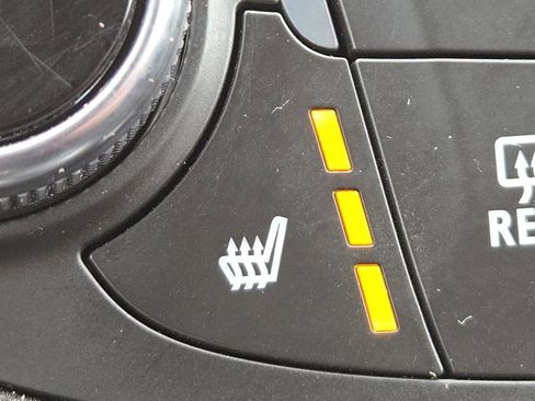 Used 2023 Chevrolet Malibu LT image 4