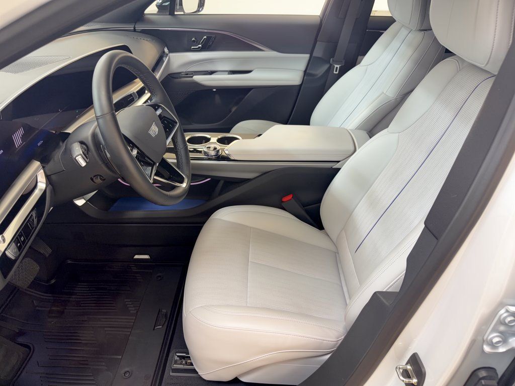 Used 2024 Cadillac Lyriq Sport RWD image 5