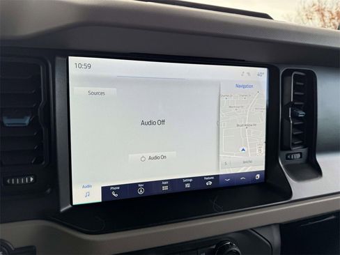 Used 2023 Ford Bronco Wildtrak image 13