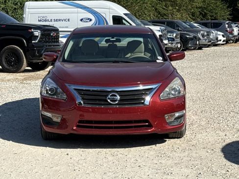 Used 2013 Nissan Altima 2.5 S FWD image 2