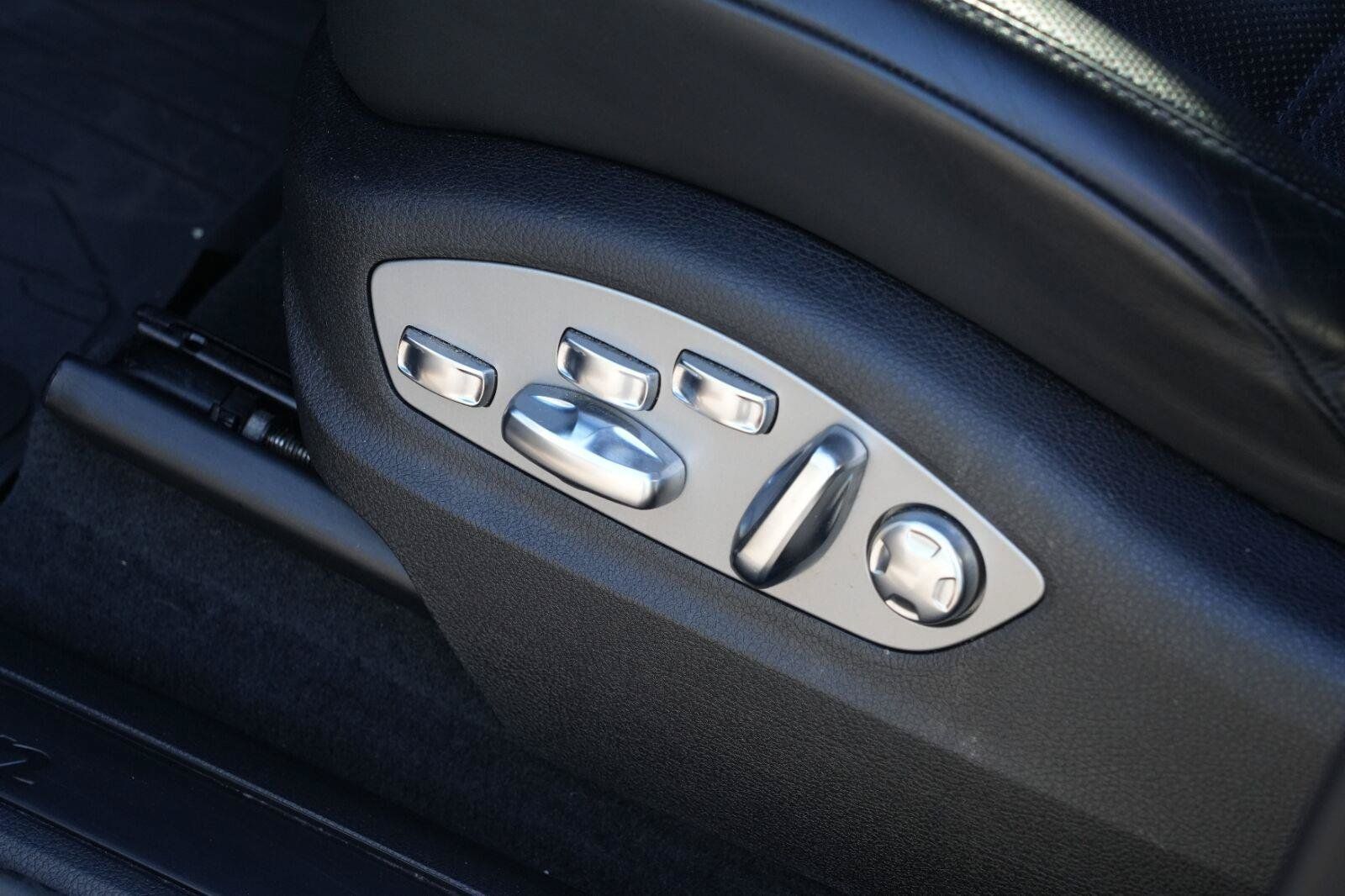 Used 2021 Porsche Macan AWD/4WD image 12