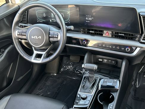 Used 2025 Kia Sportage EX image 13