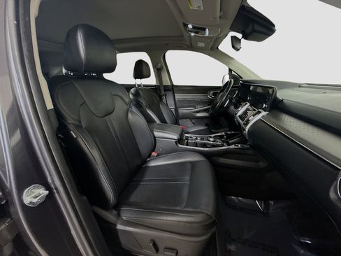Used 2022 Kia Sorento SX w/ Panoramic Sunroof Package AWD/4WD image 29