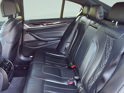 Used 2020 BMW M550i xDrive w/ Executive Package AWD/4WD image 22
